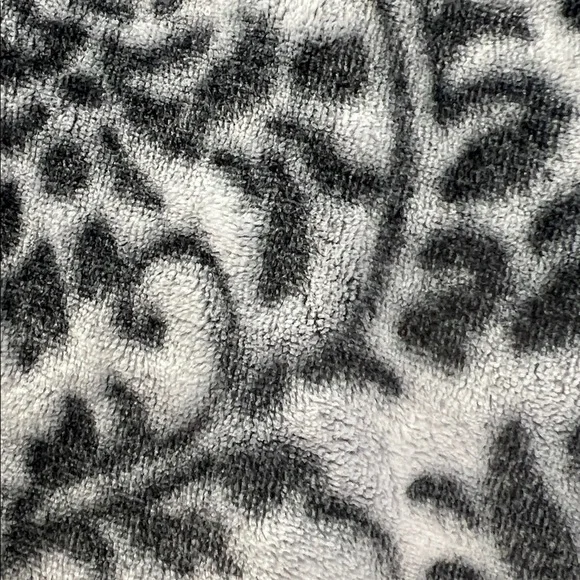 Soft Gray Women’s Long Bathrobe Medium / Large Fuzzy Plush - Picture 8 of 14